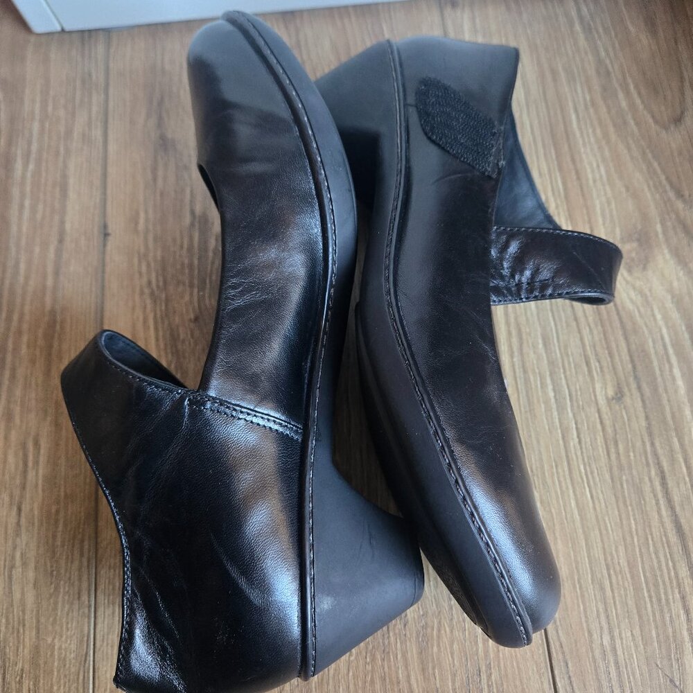 Dansko Bess Mary Jane Shoes - Picture 5 of 11